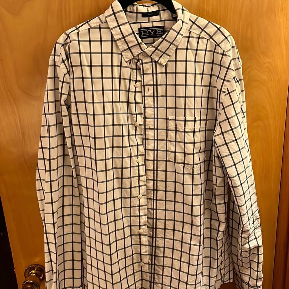 Slim fit dress shirt